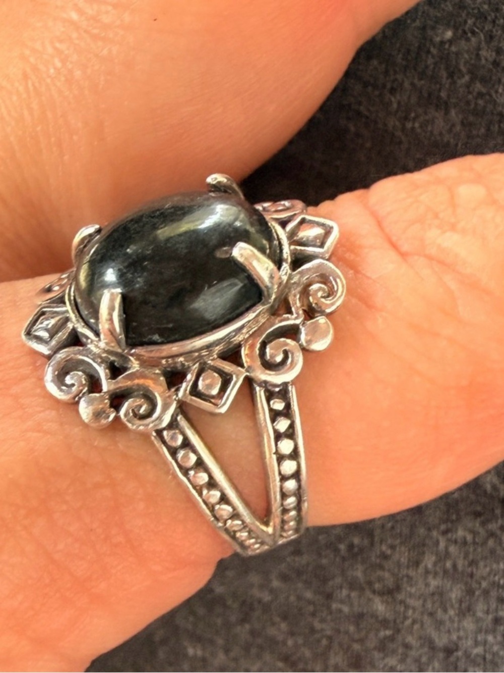 Sterling Silver Black Jade Vintage Ring sz8.5
